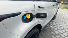 Land Rover Range Rover Evoque 2.0 D200 R-Dynamic SE 5dr Auto Diesel Hatchback